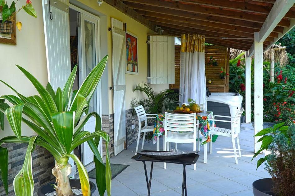 Residence Flores De Maria Le Marin Bagian luar foto
