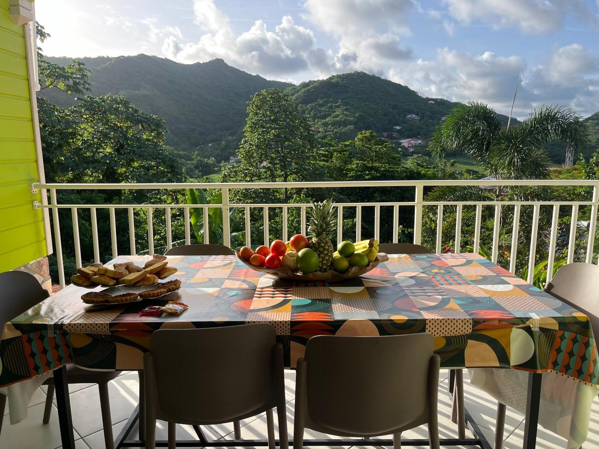 Residence Flores De Maria Le Marin Bagian luar foto
